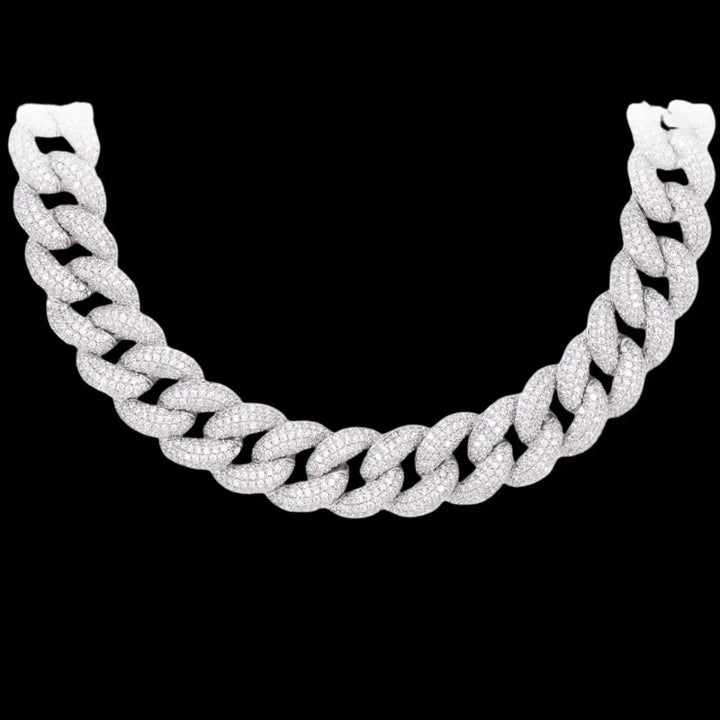 14K Gold 14MM Round Moissanite Miami Cuban Chain Close Up View