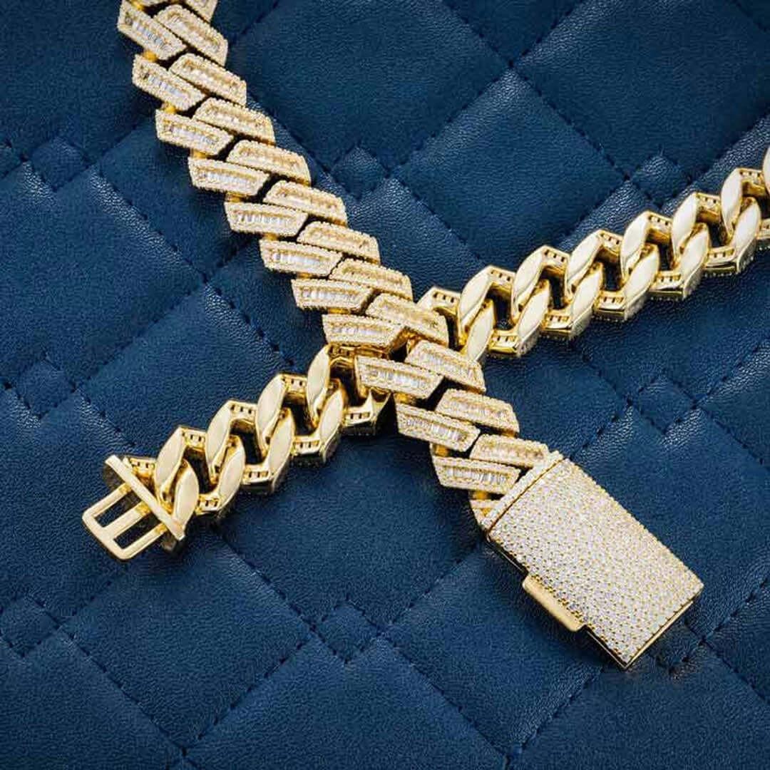 15mm Round Moissanite Cuban Link Chain in 14K Yellow Gold Detailed Diamond View