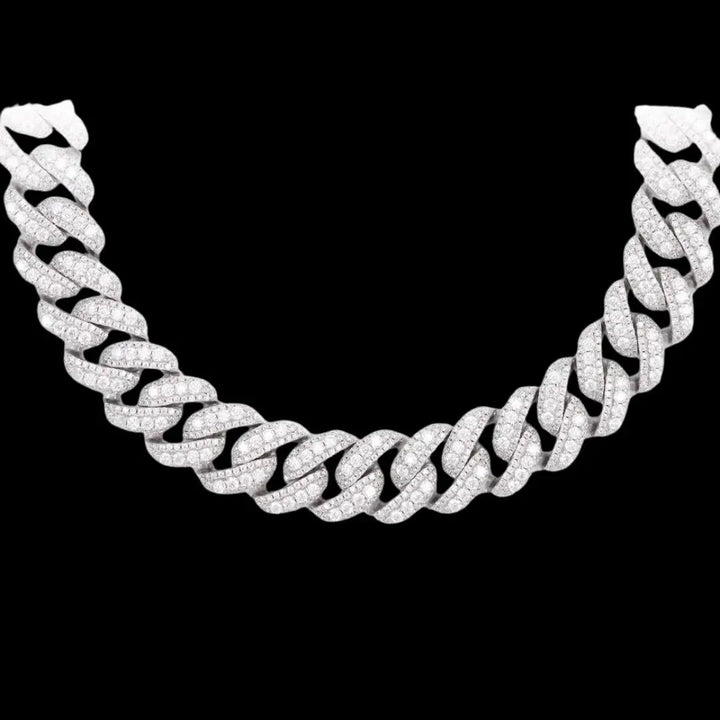 18MM Pointer Diamond Cuban Link Chain 14K Solid Gold Close Up View