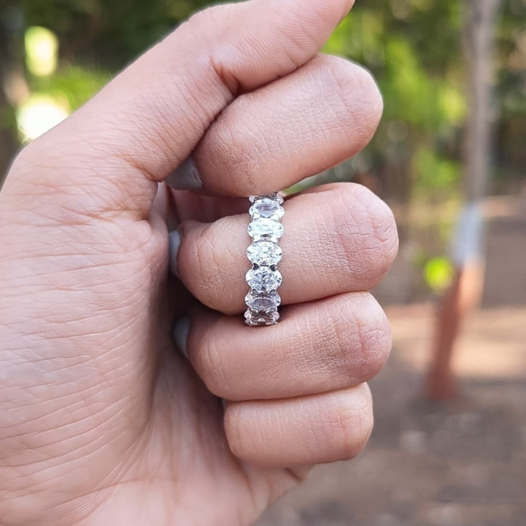 Enduring Oval Cut Diamond Engagement Band