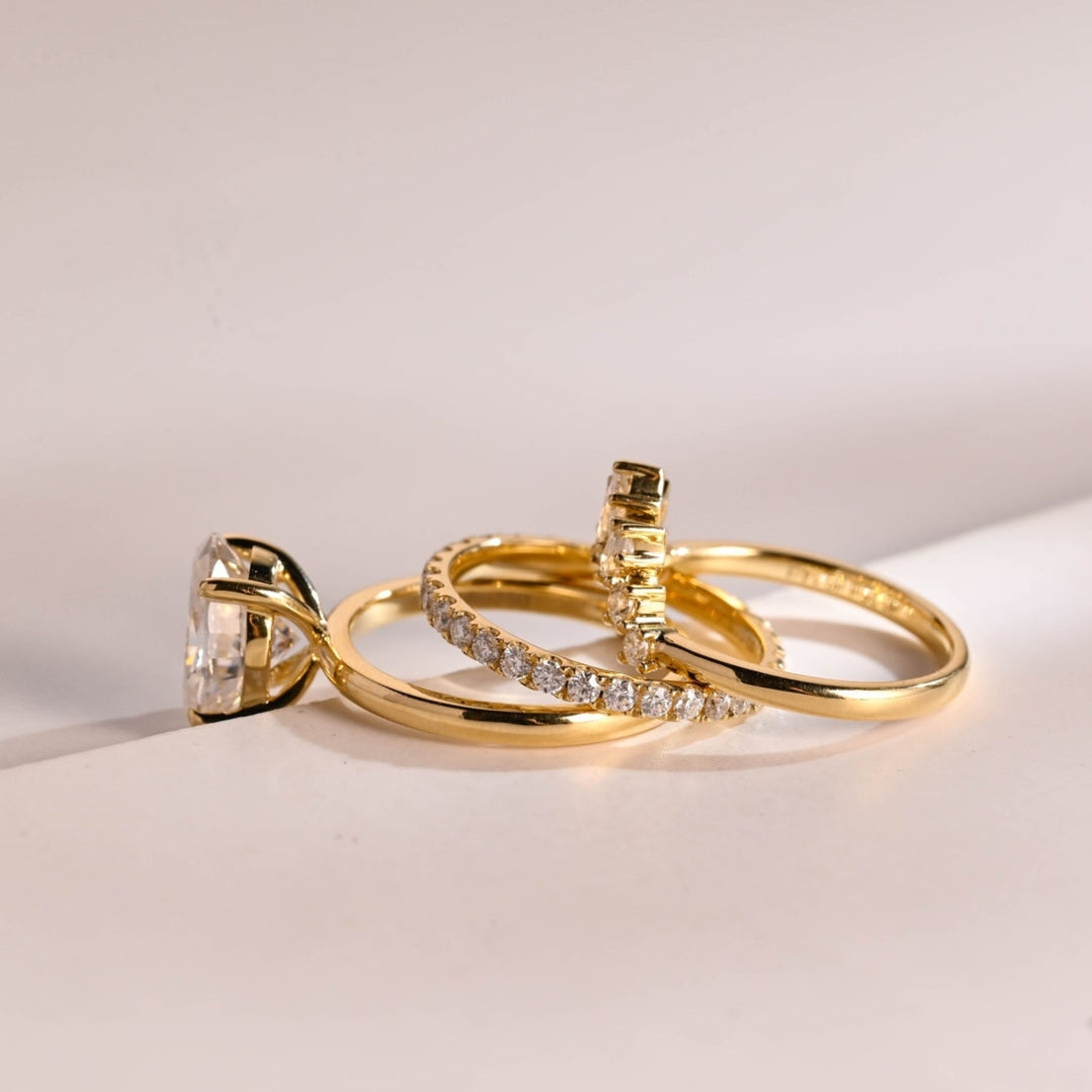 Splendiferous Oval Cut Diamond Engagement Ring