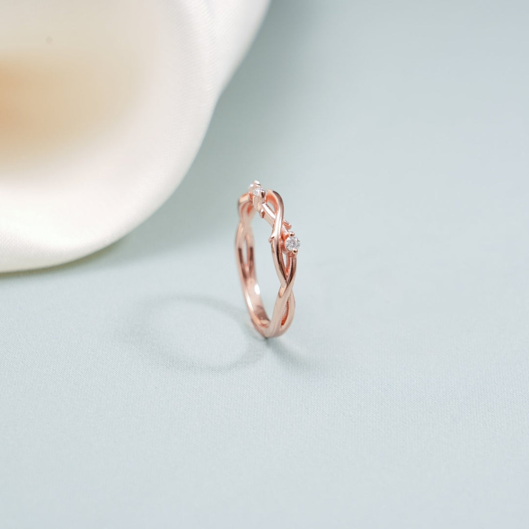 Unaivalled Oval Cut Diamond Handmade Ring