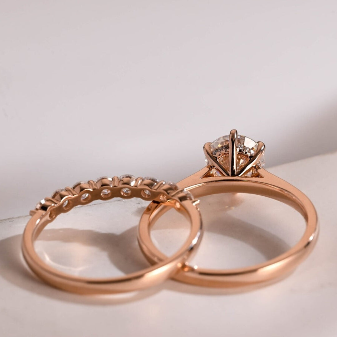 Chandelier Round Cut Diamond Engagement Ring