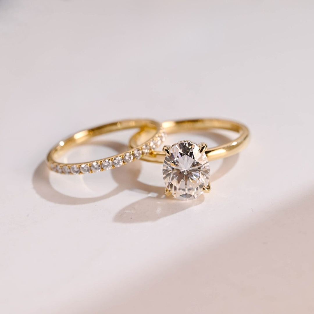 Flashing Oval Cut Diamond Wedding Ring