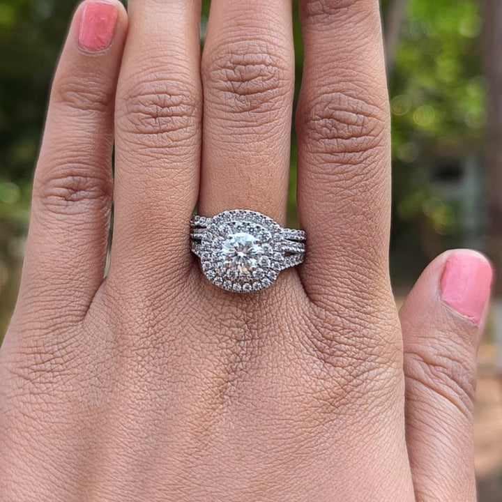 Swingin Round Cut Diamond Engagement Ring