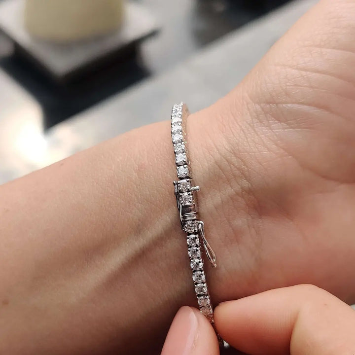 Moissanite 29.32 CT Round Diamond Gothic Bracelet Jewel Carts