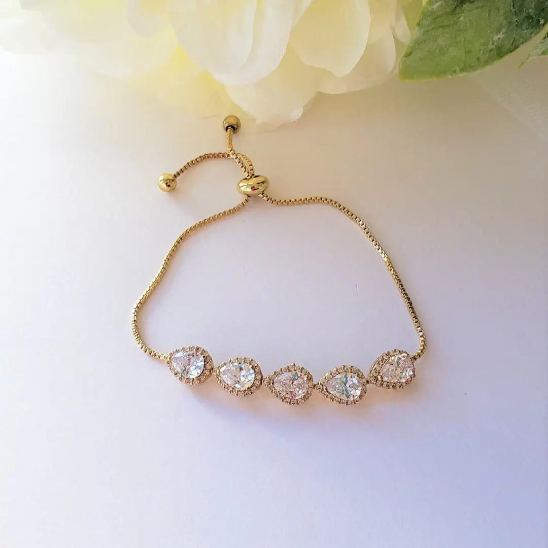 Moissanite 32.00 CT Pear Diamond Celtie Bracelet Jewel Carts