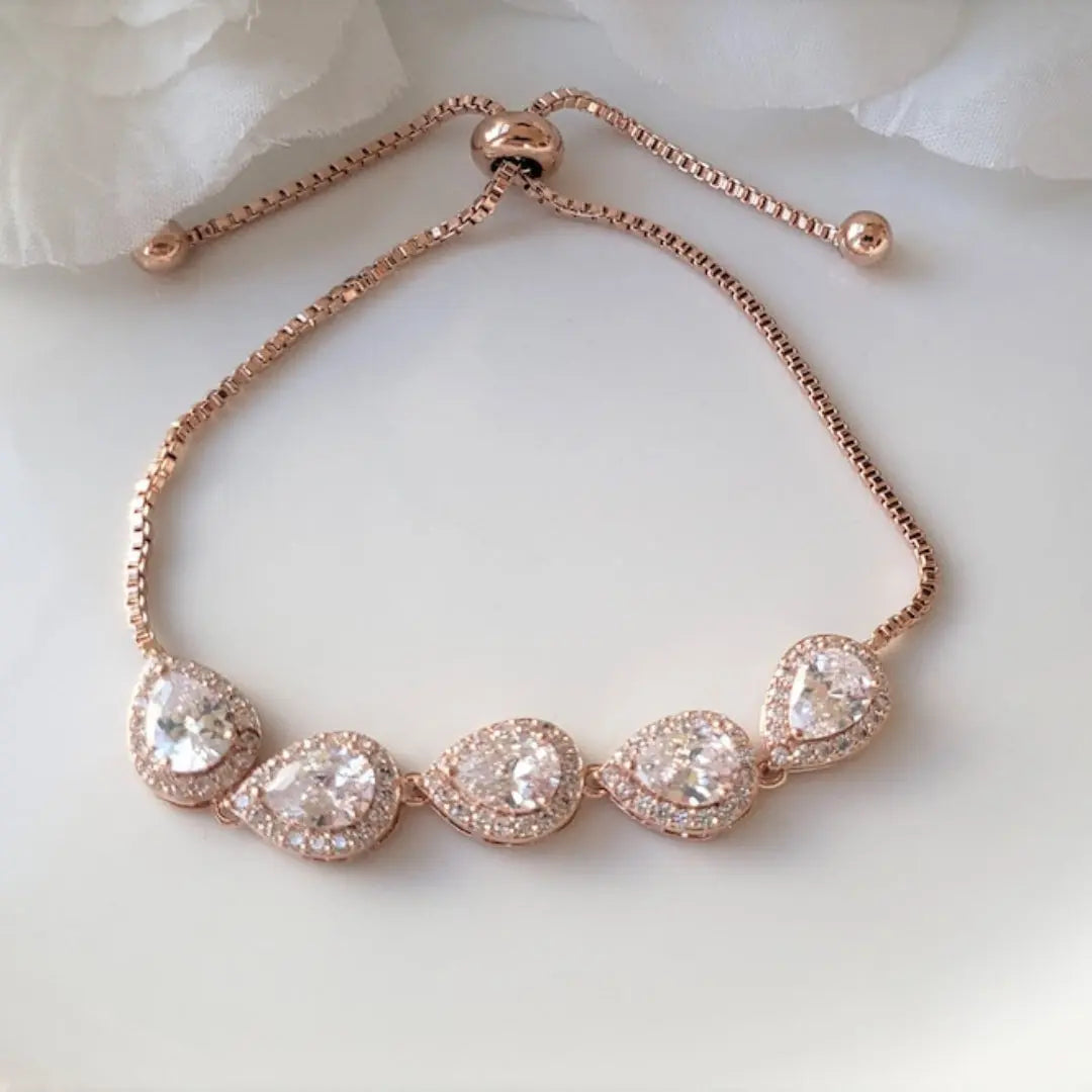 Moissanite 32.00 CT Pear Diamond Celtie Bracelet Jewel Carts