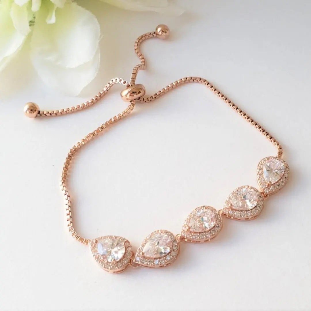 Moissanite 32.00 CT Pear Diamond Celtie Bracelet Jewel Carts