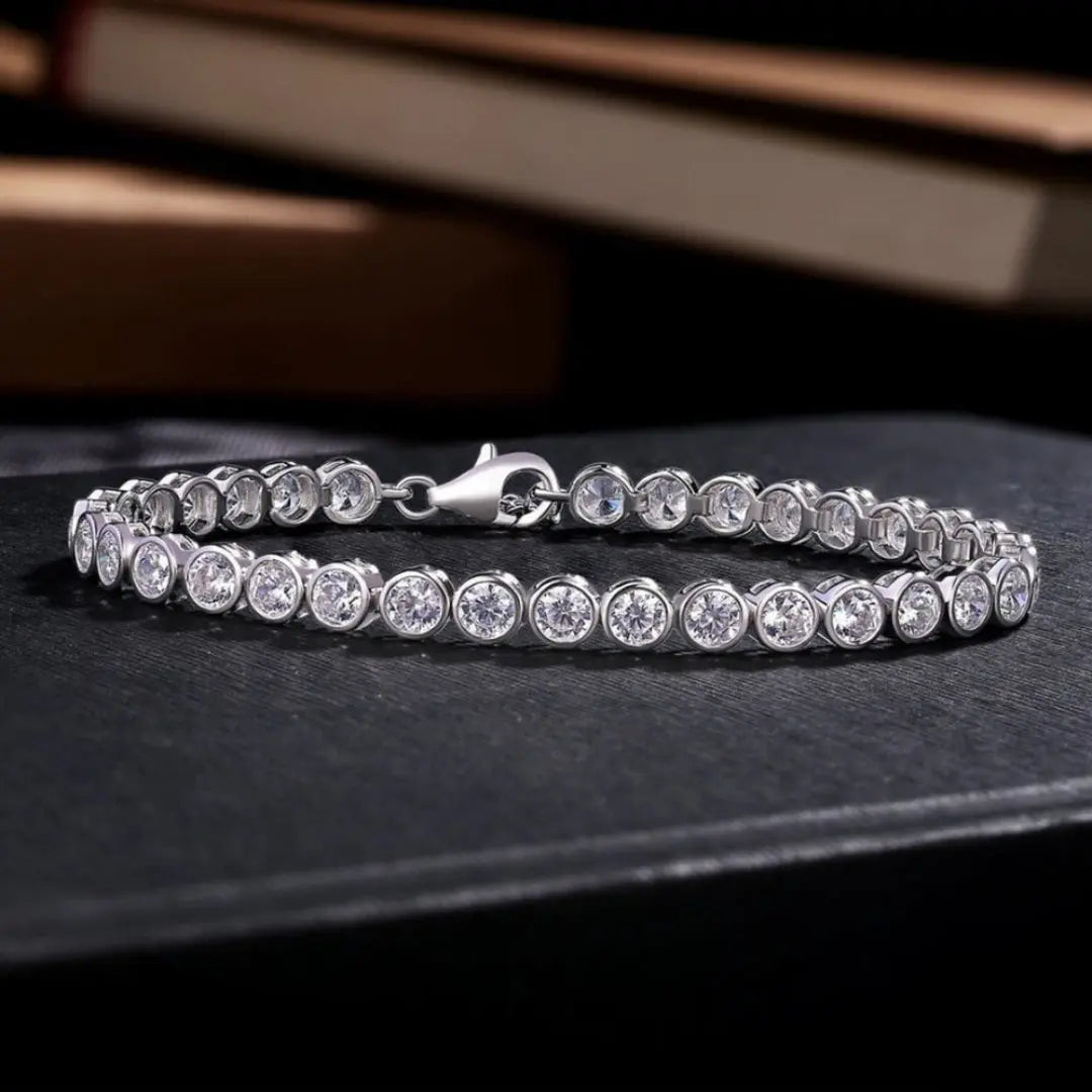 Moissanite 7.35 CT Round Diamond Avant Garde Bracelet Jewel Carts
