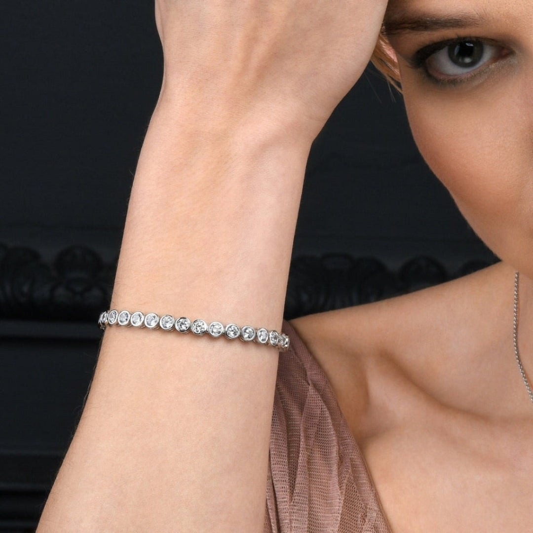 Moissanite 7.35 CT Round Diamond Avant Garde Bracelet Jewel Carts