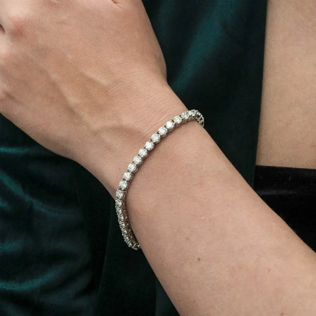 Moissanite 7.87 CT Round Diamond Minimalist Bracelet Jewel Carts