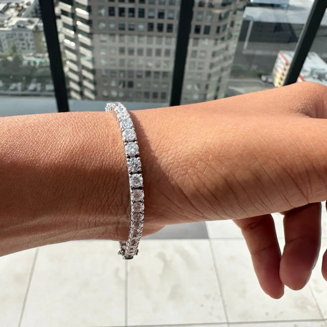 Moissanite 9.00 CT Round Diamond Avant Garde Bracelet Jewel Carts