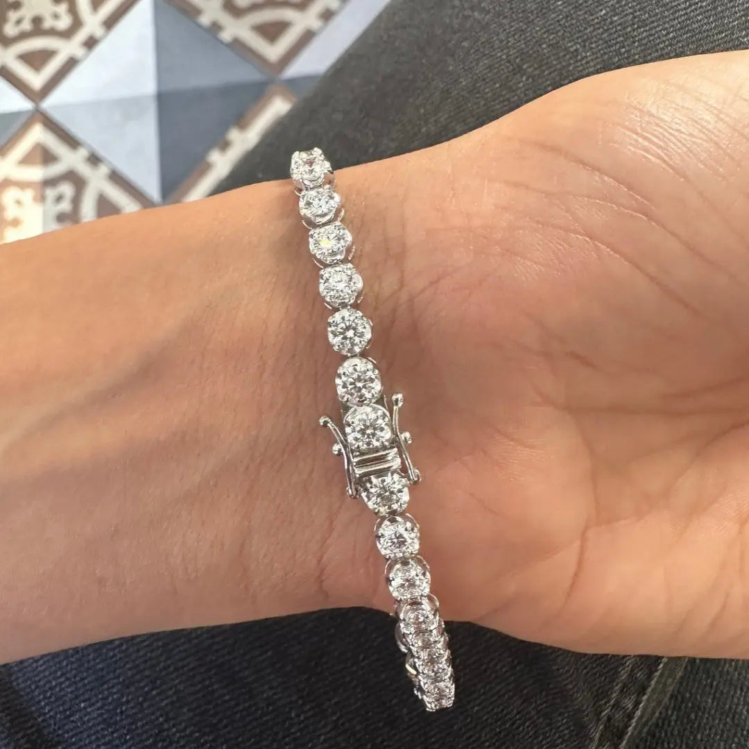 Moissanite 6.00 CT Round Diamond Avant Garde Bracelet Jewel Carts