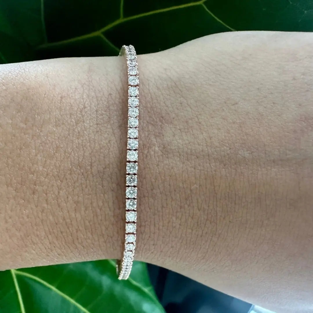 Moissanite 6.10 CT Round Diamond Avant Garde Bracelet Jewel Carts