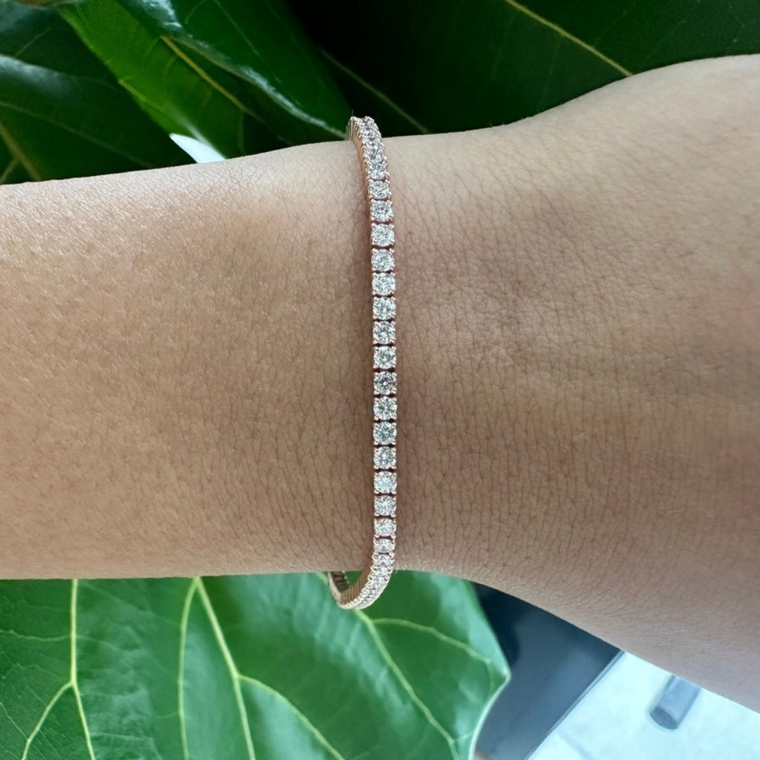 Moissanite 6.10 CT Round Diamond Avant Garde Bracelet Jewel Carts
