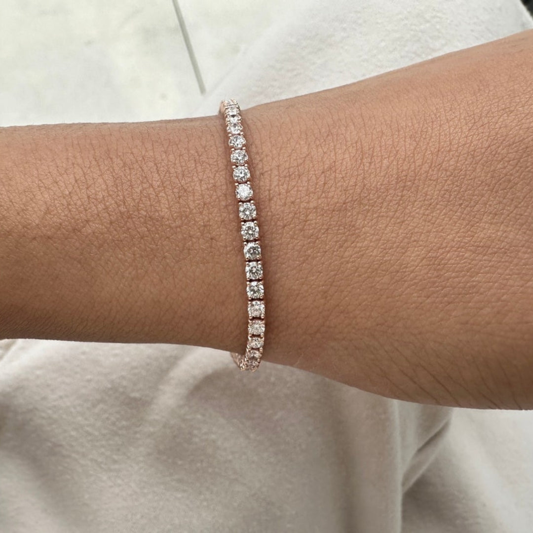 Moissanite 6.10 CT Round Diamond Avant Garde Bracelet Jewel Carts