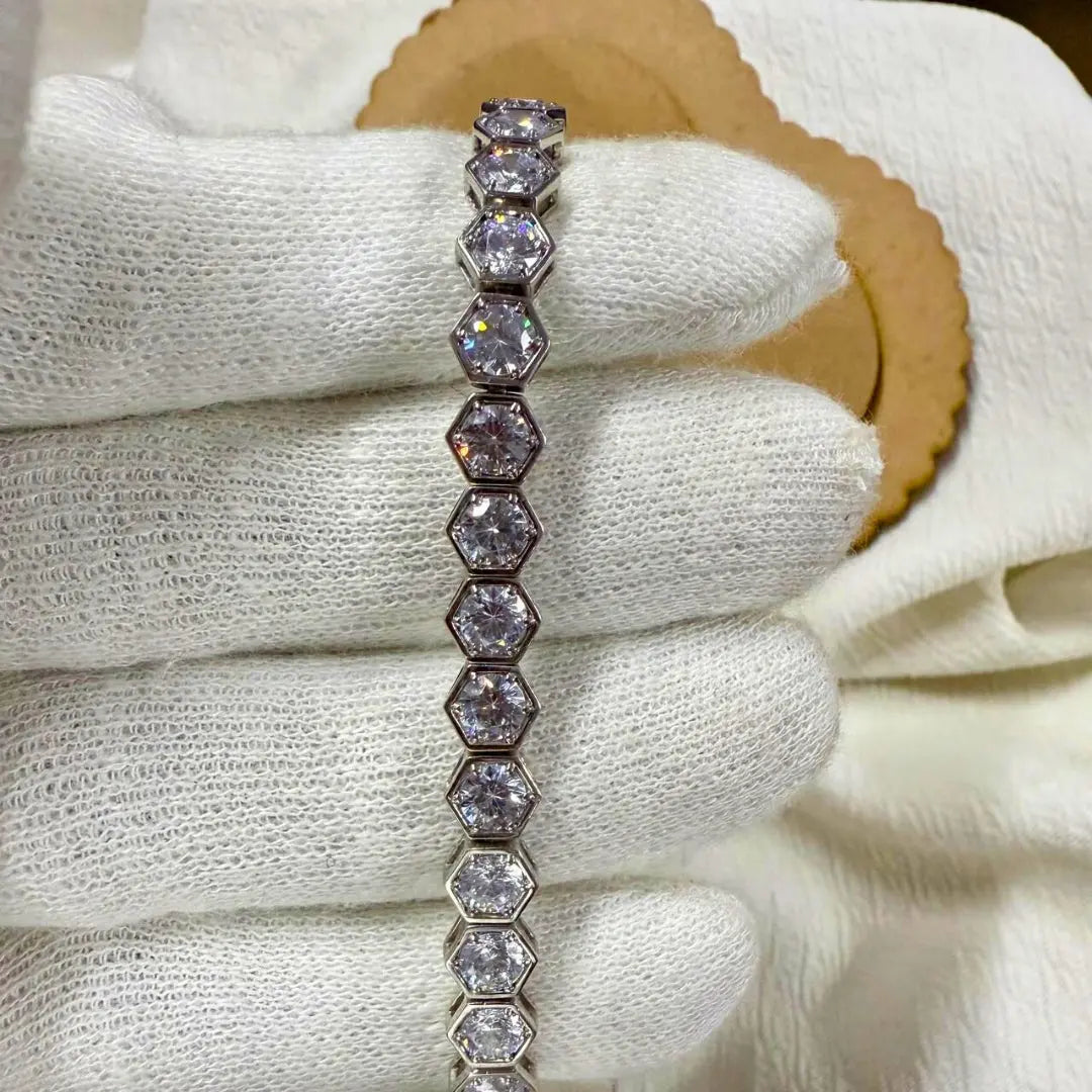 Round Diamond Bracelet in White Gold Jewel Carts