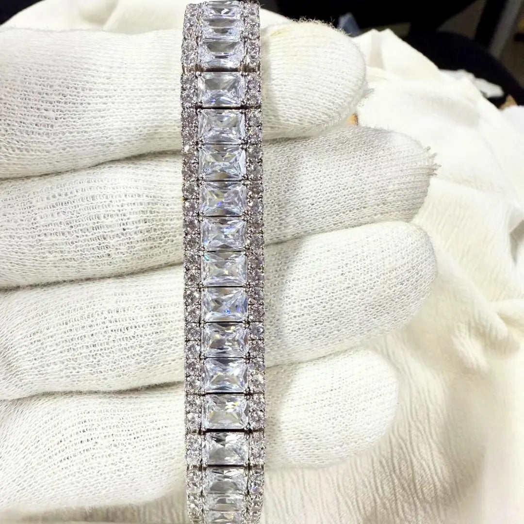 Exquisite Diamond Bracelet with Radiant and Round Cut Stones Jewel Carts