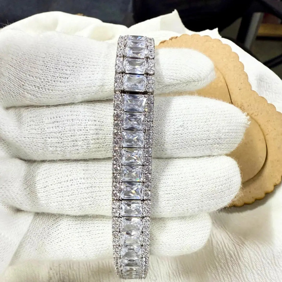 Exquisite Diamond Bracelet with Radiant and Round Cut Stones Jewel Carts