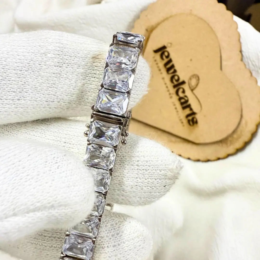 Radiant-Cut Diamond Bracelet for Timeless Luxury Jewel Carts