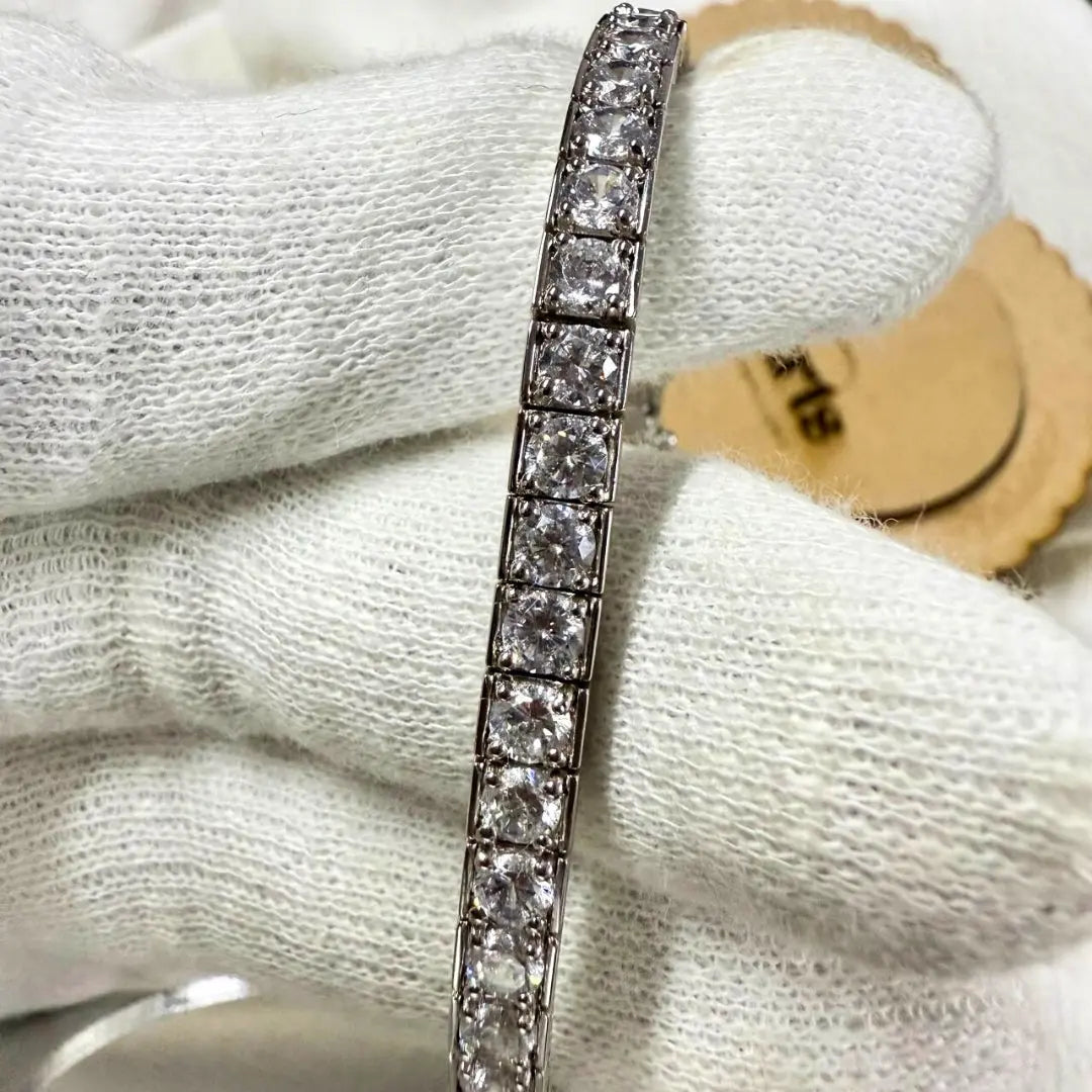 Round Diamond Bracelet for Modern Elegance Jewel Carts