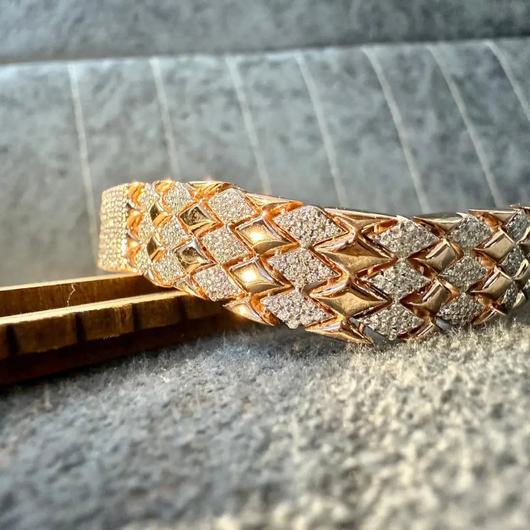 Premium Rose Gold Bracelet with Sparkling Diamond Detailing Jewel Carts