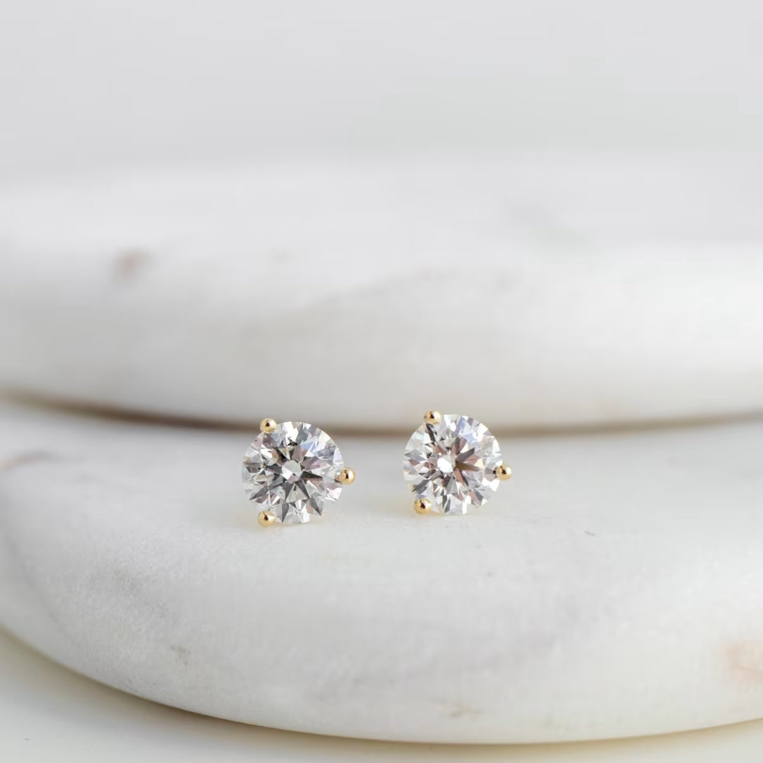 Affinity Round Cut Diamond Stud Earring
