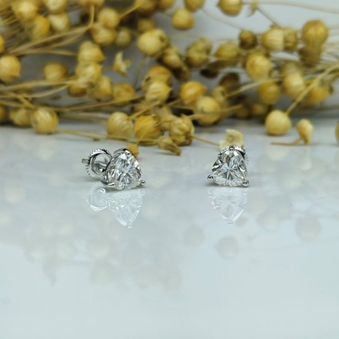 Fulgurous Trillion Cut Diamond Stud Earring