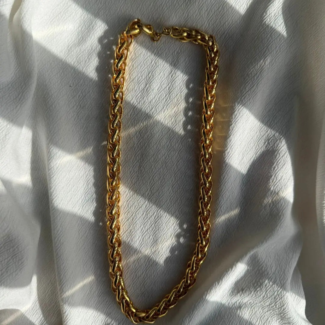 Luxe Weave: Bold Gold Chain Necklace Jewel Carts