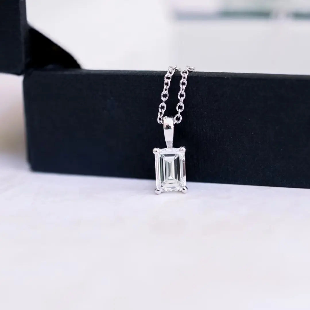Exuberant Emerald Cut Diamond Necklace Jewel Carts