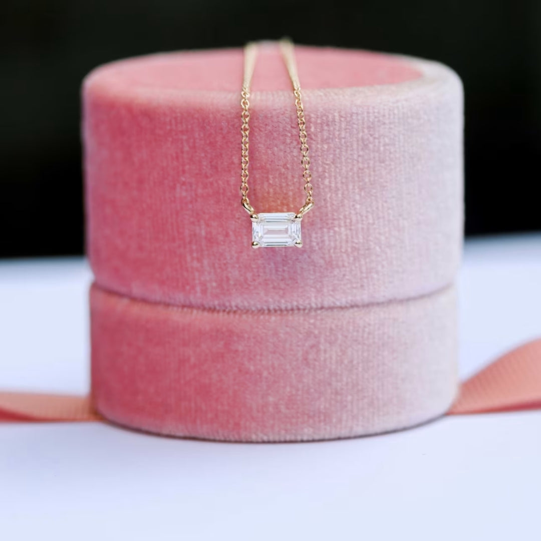 Rich Emerald Cut Diamond Necklace