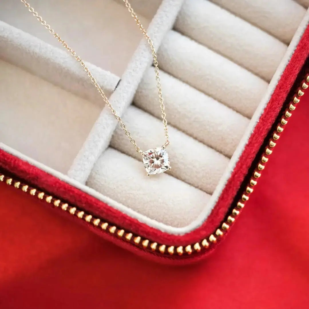 Daintiness Cushion Cut Diamond Necklace Jewel Carts