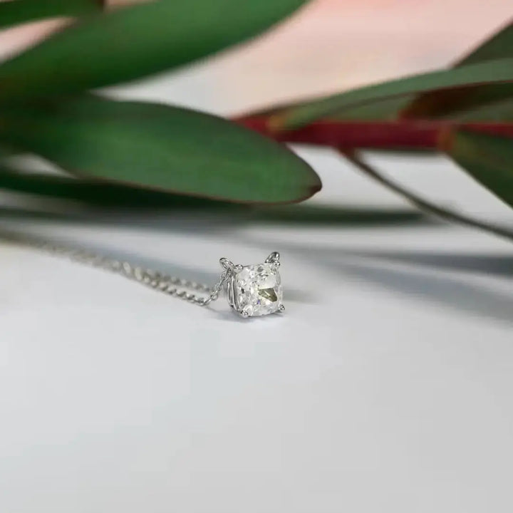 Daintiness Cushion Cut Diamond Necklace Jewel Carts