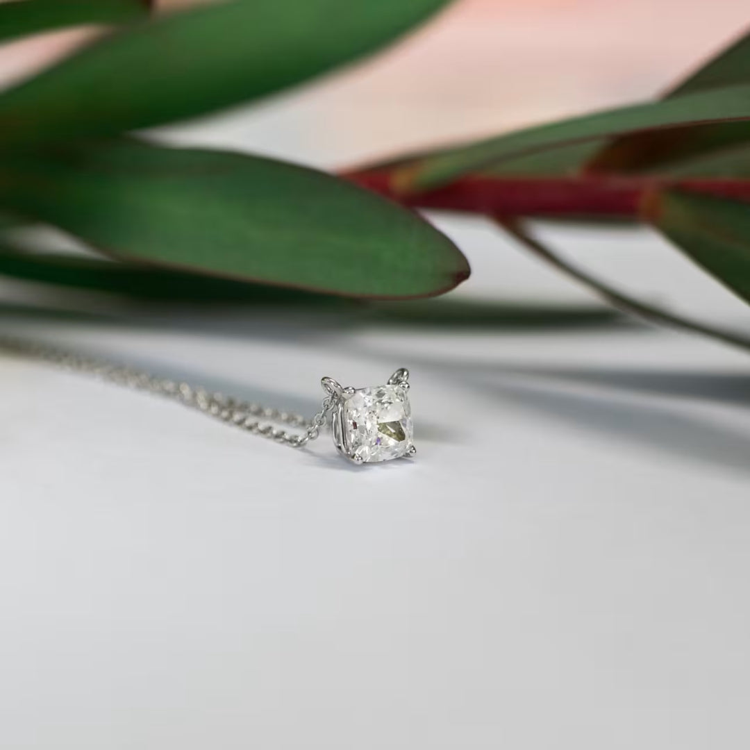 Daintiness Cushion Cut Diamond Necklace Jewel Carts