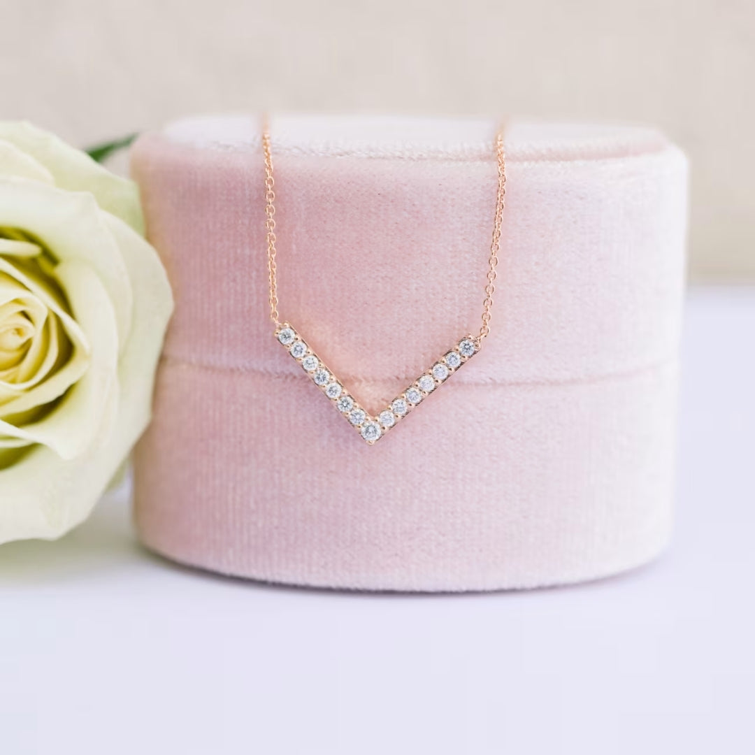 Suave Round Cut Diamond Necklace Jewel Carts