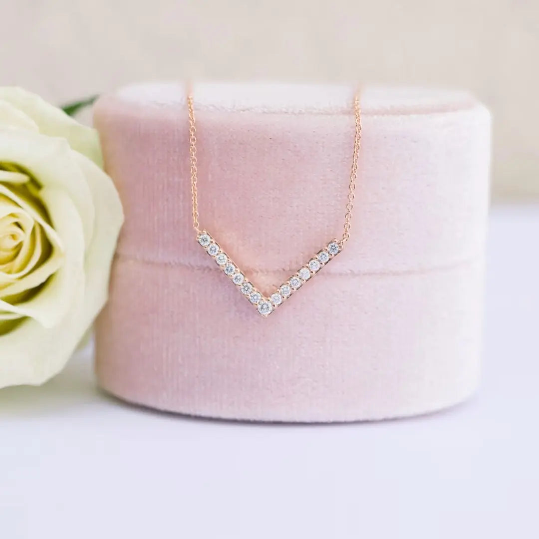Suave Round Cut Diamond Necklace Jewel Carts