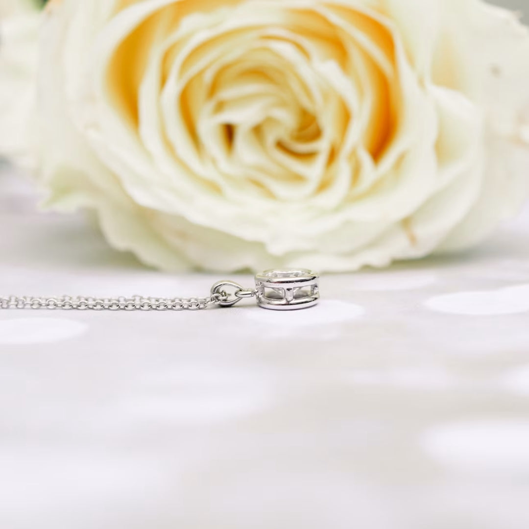 Wink Round Cut Diamond Necklace Jewel Carts
