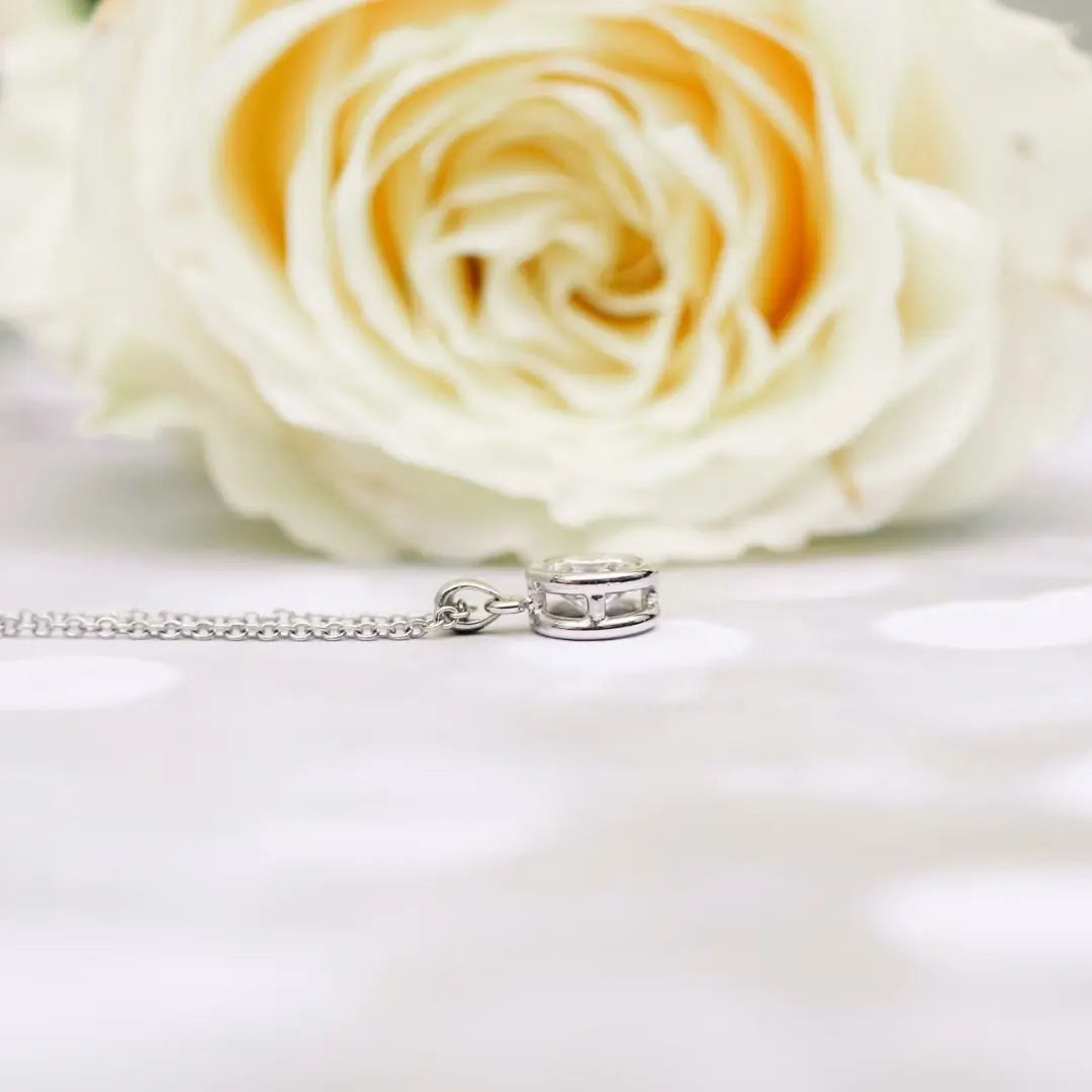 Wink Round Cut Diamond Necklace Jewel Carts