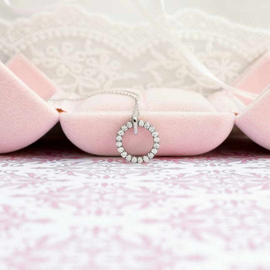 Fantastically Round Cut Diamond Necklace Jewel Carts