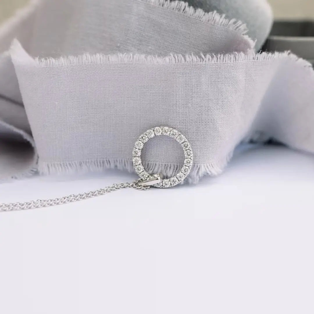 Fantastically Round Cut Diamond Necklace Jewel Carts