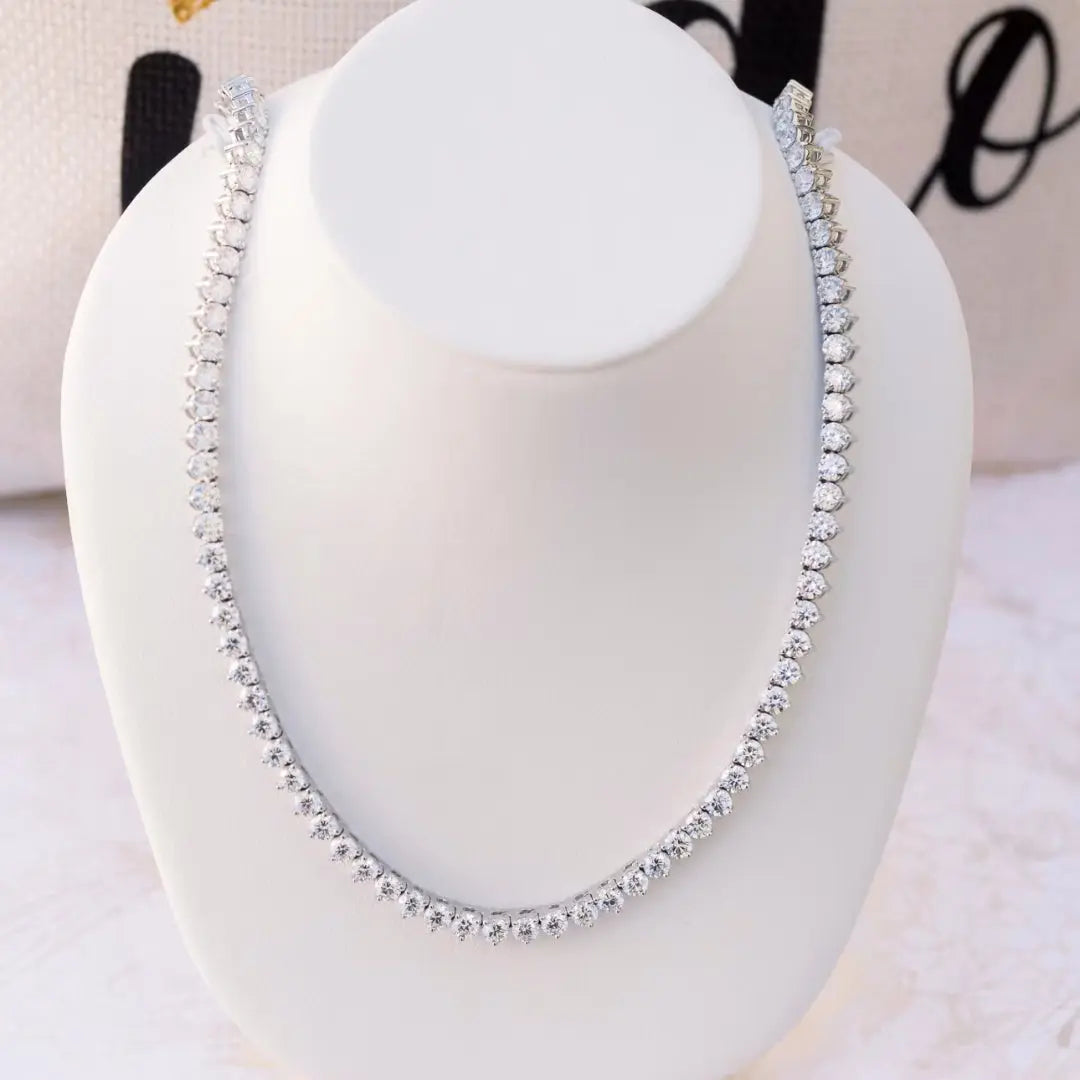 Illuminate Round Cut Diamond Necklace Jewel Carts