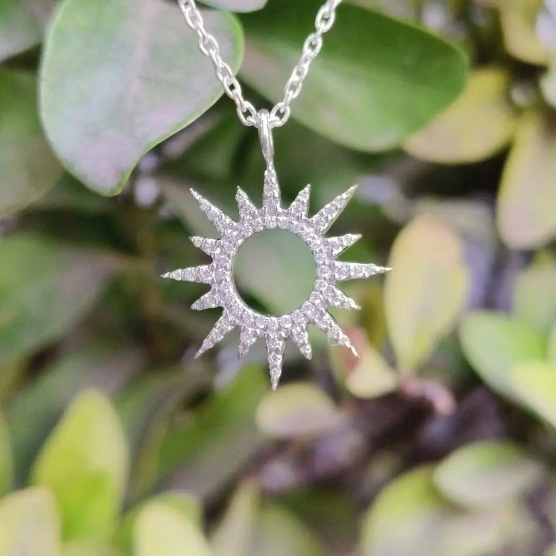 Garlands Round Cut Diamond Necklace Jewel Carts