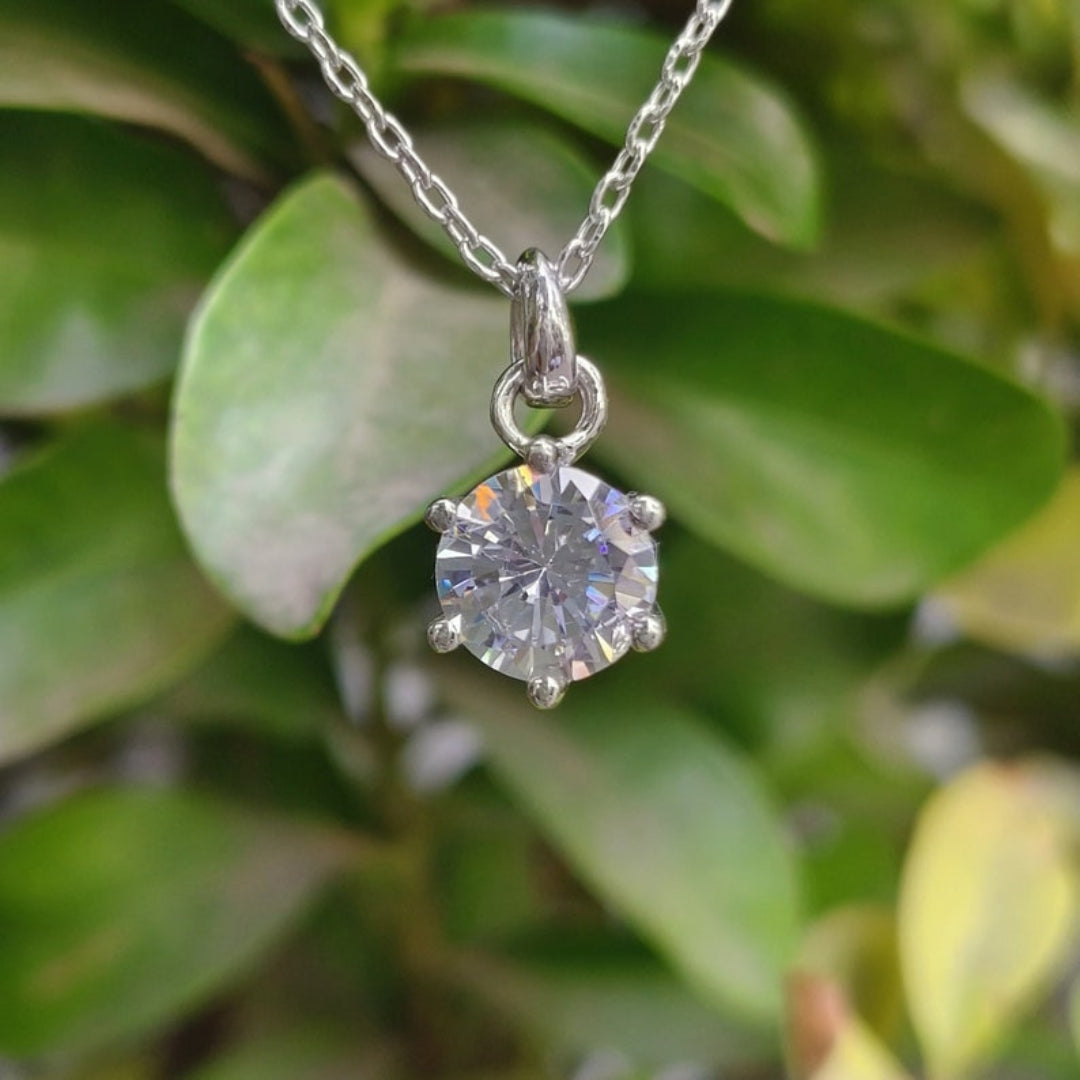 Mystic Round Cut Diamond Necklace