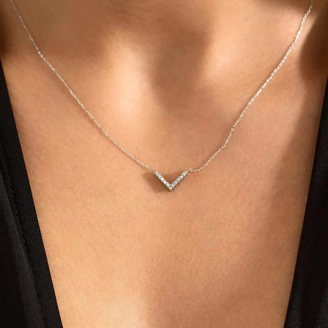 Moissanite 1.04 CT Round Cut Diamond Necklace Jewel Carts