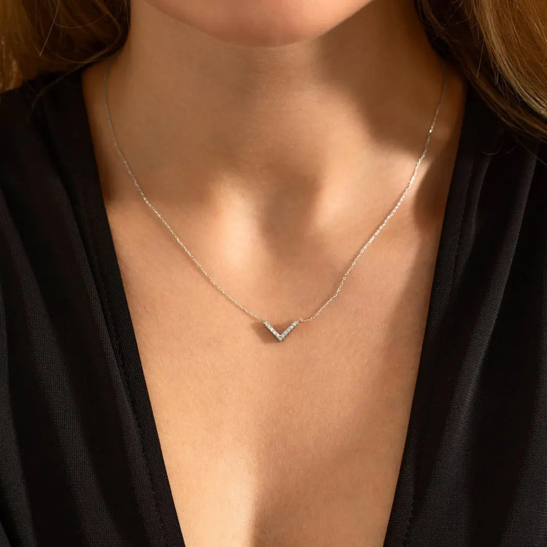 Moissanite 1.04 CT Round Cut Diamond Necklace Jewel Carts