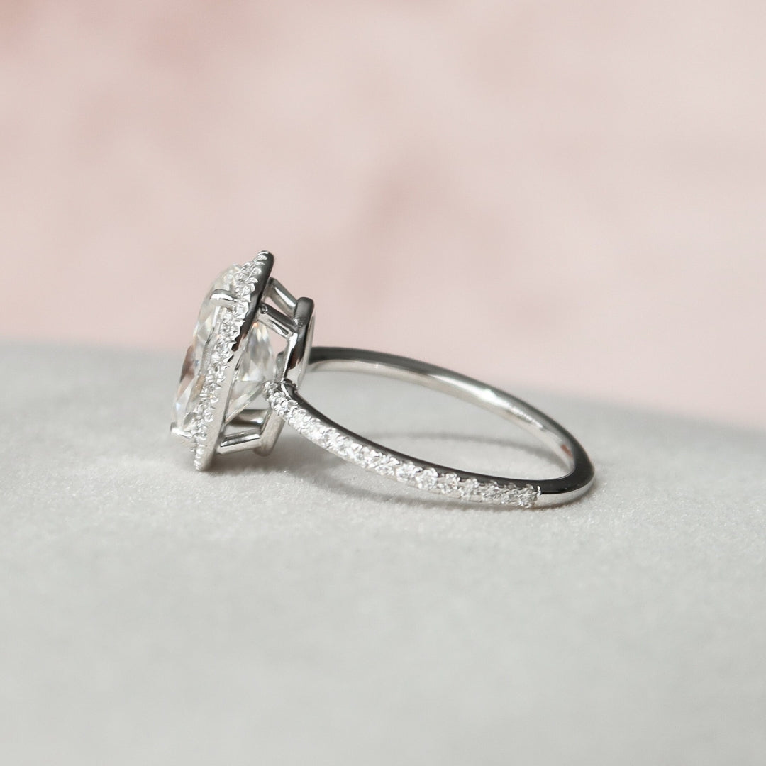 Unique 3.22 CT Oval Moissanite Engagement Ring A Brilliant Muse