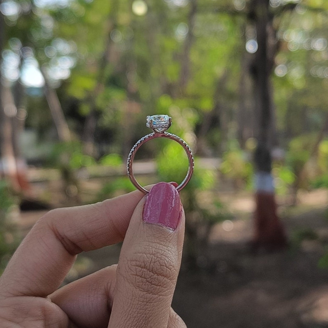 Bright Round Cut Diamond Handmade Ring