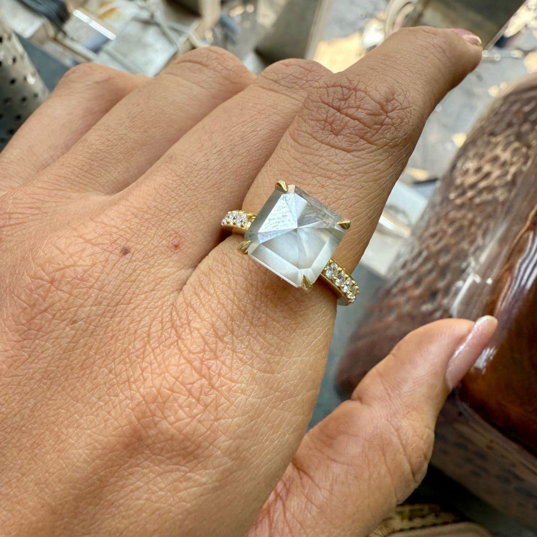 Especial Asscher Cut Side Stone Diamond Handcrafted Ring