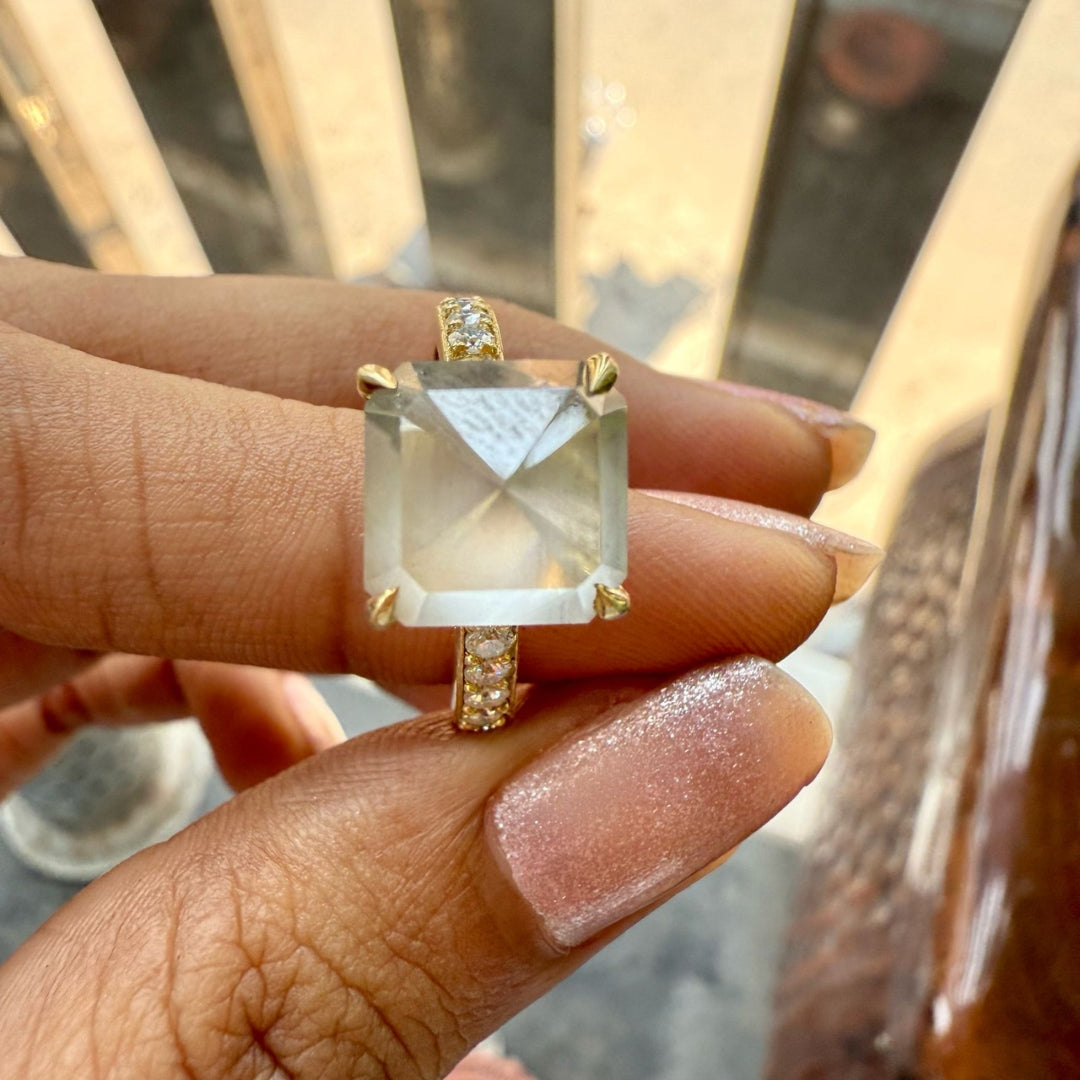 Especial Asscher Cut Side Stone Diamond Handcrafted Ring